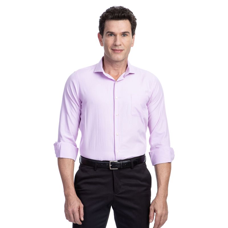 Homem vestindo camisa social masculina lilás lisa | Camisaria Colombo