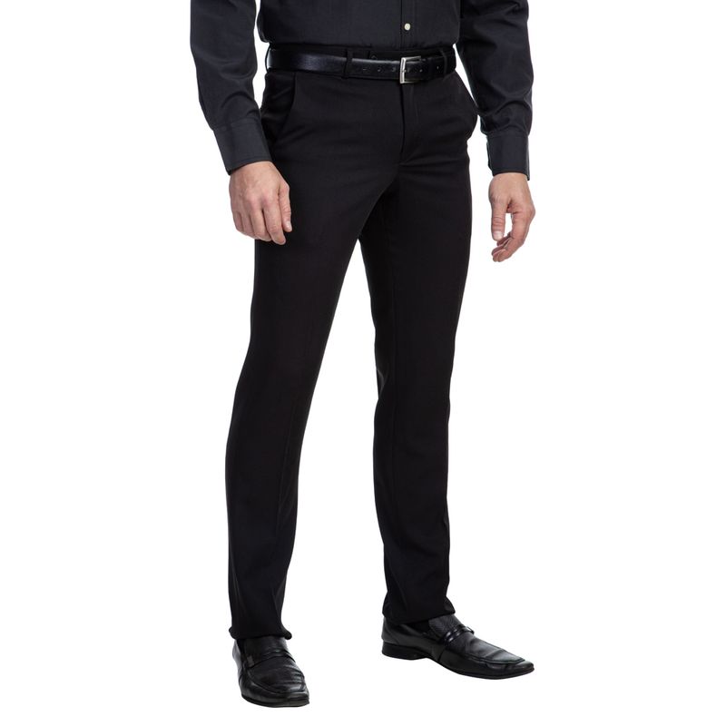 Homem vestindo calça social masculina preta e camisa preta | Camisaria Colombo