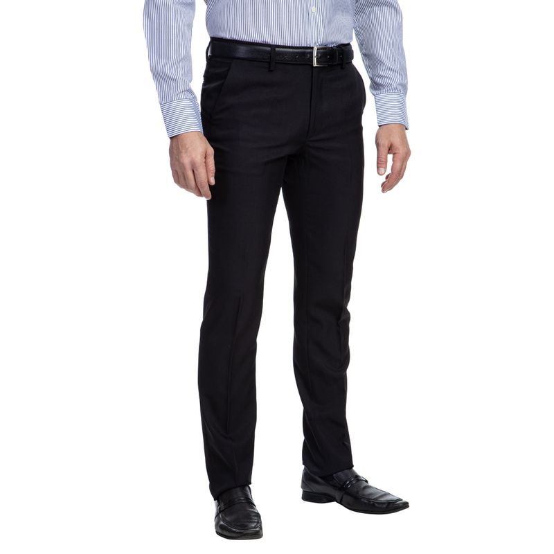 Homem vestindo calça social masculina preta e camisa listrada | Camisaria Colombo